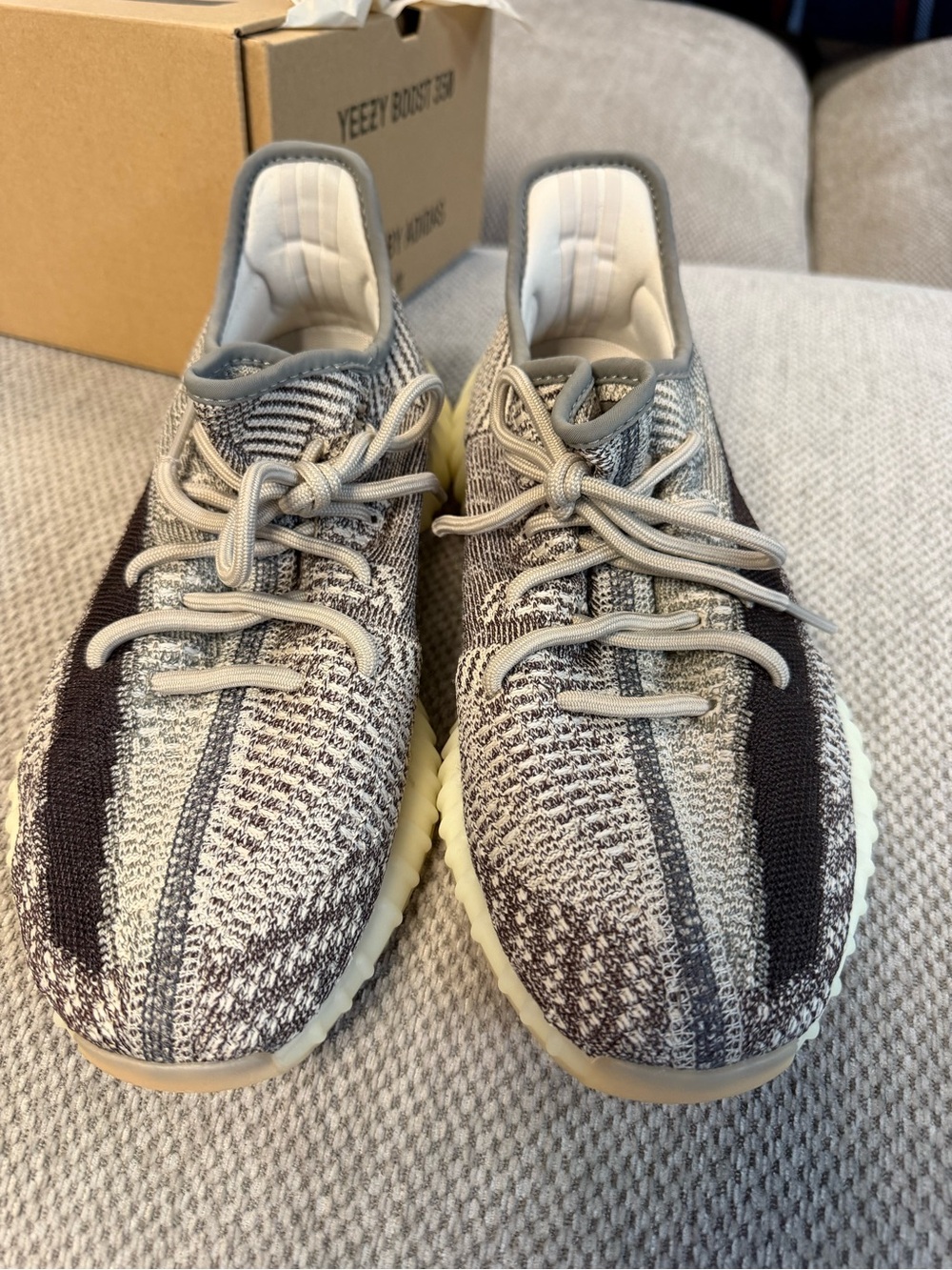 Adidas Yeezy Boost 350 V2 Core Zyon Sneakers - Picture 2 of 6